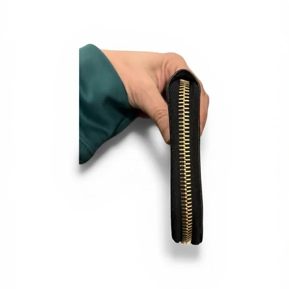 Gucci Microguccissima Zip Around Wallet - Picture 6 of 10
